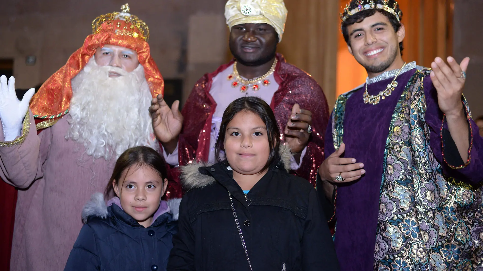 DSC_6747_Zoe lopez y jimena con reyes magos